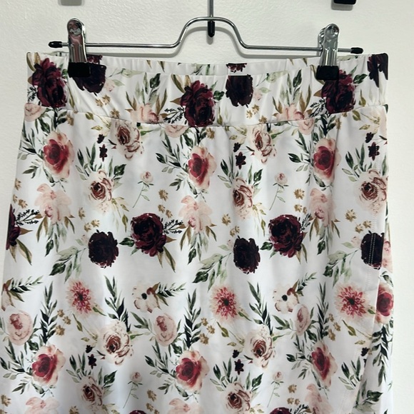 Dainty Jewells, burgundy and pink floral swim skirt - Picture 2 of 8